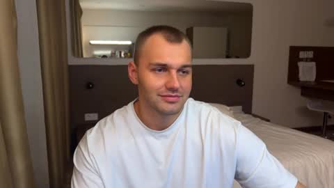 Snapshot of tasty_justin chatting on October 9, 2025, 7:45 pm My shows 2100500 UTC3 online show from October 9, 2025, 7:45 pm