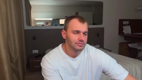 Snapshot of tasty_justin chatting on November 7, 2025, 3:28 am My shows 2100500 UTC3 online show from November 7, 2025, 3:28 am