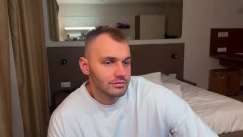 Snapshot of tasty_justin chatting on November 18, 2025, 6:01 pm My shows 2100500 UTC3 online show from November 18, 2025, 6:01 pm