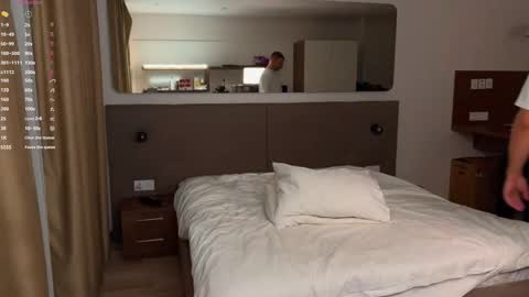 Snapshot of tasty_justin chatting on December 4, 2025, 4:27 pm My shows 2100500 UTC3 online show from December 4, 2025, 4:27 pm