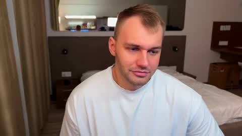 Snapshot of tasty_justin chatting on December 5, 2025, 6:37 pm My shows 2100500 UTC3 online show from December 5, 2025, 6:37 pm