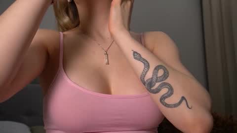 Snapshot of tastypoint chatting on February 23, 2026, 4:15 pm Im Sabrina NEXT LIVE Tuesday online show from February 23, 2026, 4:15 pm