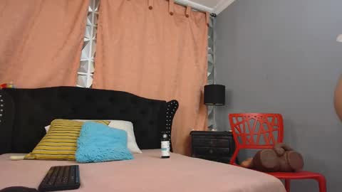 Snapshot of tatiana_jaramillo chatting on October 20, 2025, 12:38 pm tatiana online show from October 20, 2025, 12:38 pm