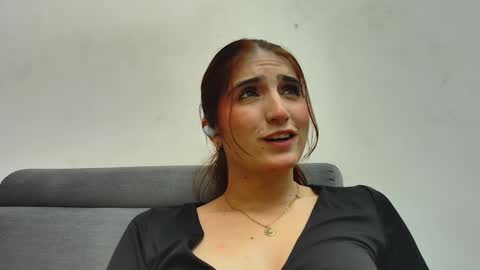 Snapshot of tatiana_jaramillo chatting on December 16, 2025, 12:32 pm tatiana online show from December 16, 2025, 12:32 pm