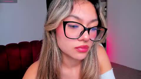 tatiana_mendoza online show from November 5, 2025, 1:22 pm