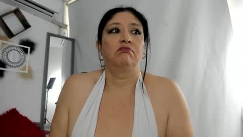 tatiana_sofiaa online show from November 24, 2025, 1:22 pm