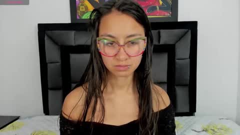 Snapshot of tatiana_valencia chatting on December 31, 2024, 1:41 pm Tati online show from December 31, 2024, 1:41 pm