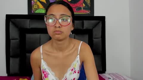 Snapshot of tatiana_valencia chatting on January 2, 2025, 6:01 pm Tati online show from January 2, 2025, 6:01 pm