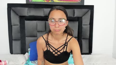 Snapshot of tatiana_valencia chatting on January 24, 2025, 9:15 pm Tati online show from January 24, 2025, 9:15 pm