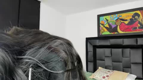 Snapshot of tatiana_valencia chatting on February 6, 2025, 4:25 pm Tati online show from February 6, 2025, 4:25 pm