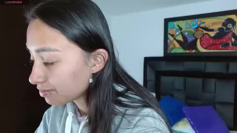 Snapshot of tatiana_valencia chatting on February 18, 2025, 12:39 pm Tati online show from February 18, 2025, 12:39 pm