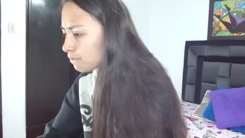 Snapshot of tatiana_valencia chatting on February 19, 2025, 12:22 pm Tati online show from February 19, 2025, 12:22 pm