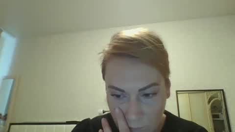 Snapshot of tatiana_xi chatting on September 24, 2025, 8:28 am tatiana_xi online show from September 24, 2025, 8:28 am