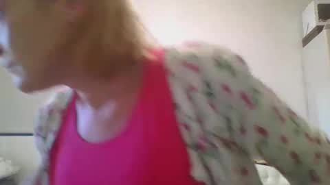 Snapshot of tatiana_xi chatting on October 3, 2025, 8:55 am tatiana_xi online show from October 3, 2025, 8:55 am