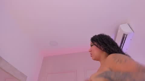 Snapshot of tatii_moon chatting on January 6, 2026, 5:22 am Tati online show from January 6, 2026, 5:22 am