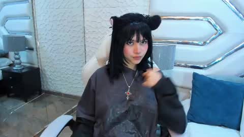 tatilee online show from October 24, 2025, 9:49 am