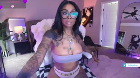 Snapshot of tatted_vixen chatting on March 30, 2026, 2:40 pm Tatted Queen online show from March 30, 2026, 2:40 pm