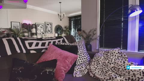 Snapshot of tatted_vixen chatting on March 31, 2026, 6:52 pm Tatted Queen online show from March 31, 2026, 6:52 pm