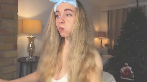 Snapshot of tatti_1 chatting on December 13, 2024, 4:11 am Tata online show from December 13, 2024, 4:11 am