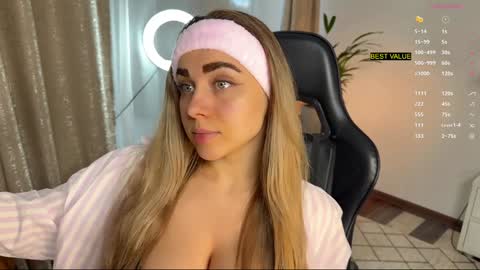 Snapshot of tatti_1 chatting on September 29, 2025, 3:22 am Tata online show from September 29, 2025, 3:22 am