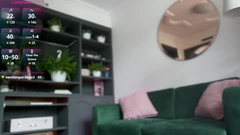 Nathalie Hardy  online show from December 6, 2024, 5:44 pm