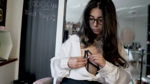 Nathalie Hardy  online show from September 9, 2025, 7:24 pm