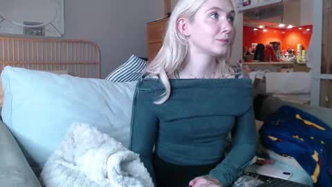 tattoobbgirl online show from February 19, 2025, 7:05 pm