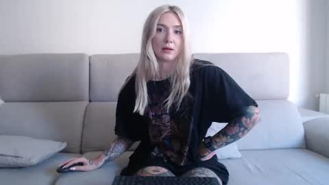 tattoobbgirl online show from September 14, 2025, 11:31 am