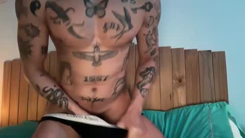 Snapshot of tattooboy218 chatting on October 17, 2025, 2:48 am tattooboy218 online show from October 17, 2025, 2:48 am