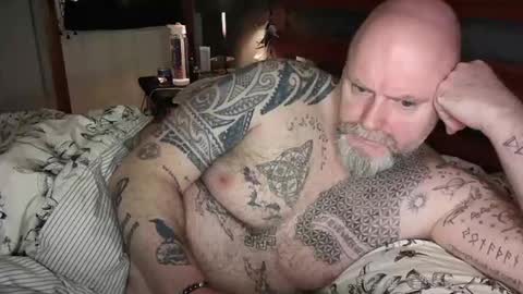 Snapshot of tattooeddilf01 chatting on January 8, 2025, 10:06 pm Tattooeddilf 01 online show from January 8, 2025, 10:06 pm