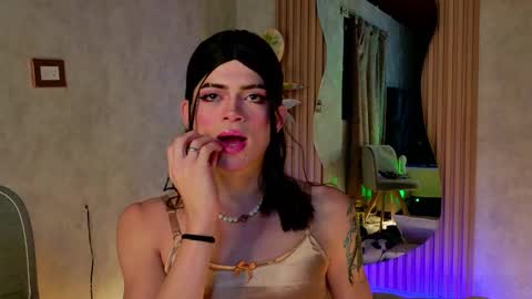 taurito___ online show from December 4, 2025, 6:23 am