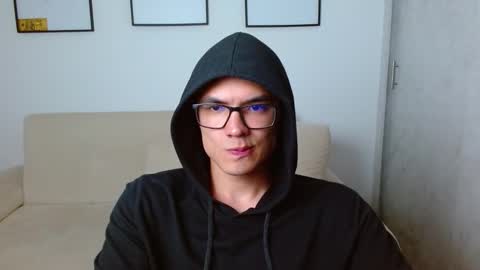 taurus4k online show from February 7, 2025, 1:04 am