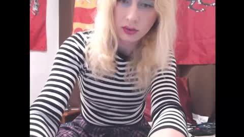 Snapshot of tavishmartavish chatting on February 27, 2026, 6:19 pm Rudy Rybinovaya online show from February 27, 2026, 6:19 pm