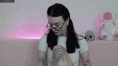 Taya online show from December 3, 2025, 7:12 pm