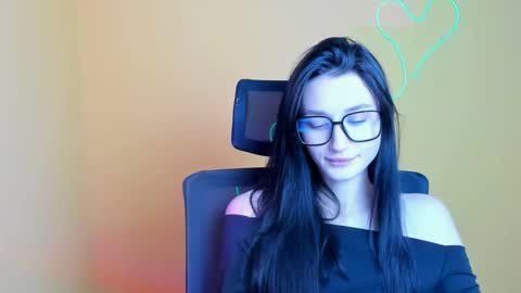 Taya online show from November 24, 2025, 6:35 am