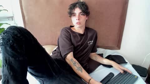 Snapshot of tayler_colins_1 chatting on February 4, 2026, 9:20 pm online show from February 4, 2026, 9:20 pm