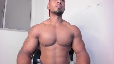 Snapshot of tayler_waka chatting on December 19, 2024, 11:35 pm Tyler online show from December 19, 2024, 11:35 pm