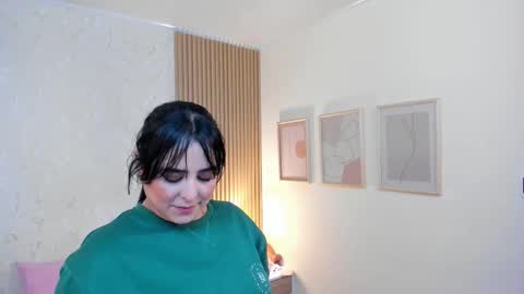 Snapshot of taylor_bennet chatting on November 4, 2025, 12:15 pm Taylor Bennet online show from November 4, 2025, 12:15 pm