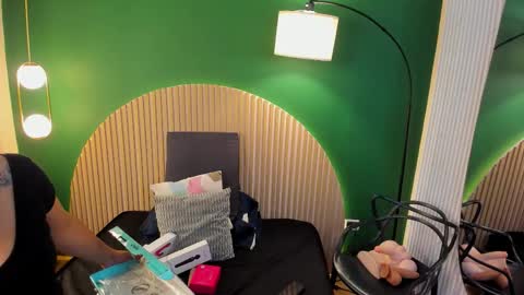 Snapshot of taylor_bennet chatting on November 9, 2025, 12:14 pm Taylor Bennet online show from November 9, 2025, 12:14 pm