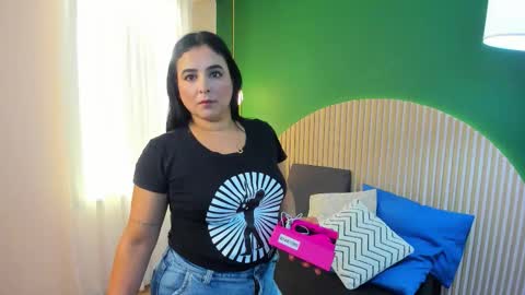 Snapshot of taylor_bennet chatting on November 20, 2025, 11:43 am Taylor Bennet online show from November 20, 2025, 11:43 am