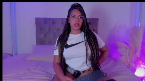 Snapshot of taylor_sexyy chatting on October 19, 2025, 4:57 am Taylor online show from October 19, 2025, 4:57 am