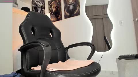 Snapshot of taylor_wesley69 chatting on November 10, 2025, 2:27 pm onlyfanstaylor wesley online show from November 10, 2025, 2:27 pm