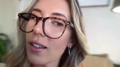 Snapshot of taylorslittlekingdom chatting on March 6, 2026, 11:34 pm Taylor online show from March 6, 2026, 11:34 pm