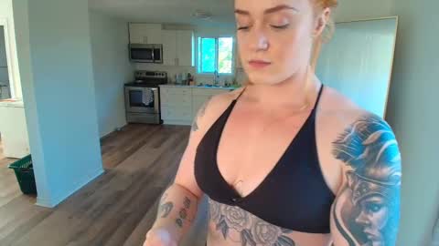 Snapshot of taylortait chatting on September 28, 2025, 9:09 pm Taylor Tait online show from September 28, 2025, 9:09 pm