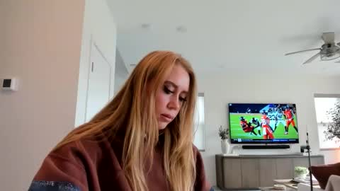 Snapshot of taylorxxxrae chatting on January 7, 2026, 9:28 pm Taylor Rae online show from January 7, 2026, 9:28 pm