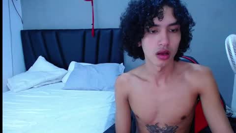 Snapshot of tayronx33 chatting on November 13, 2025, 9:36 pm Tayron online show from November 13, 2025, 9:36 pm