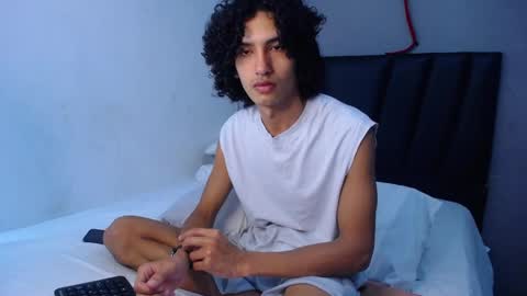 Snapshot of tayronx33 chatting on January 6, 2026, 7:06 pm Tayron online show from January 6, 2026, 7:06 pm