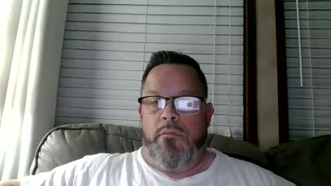 Snapshot of tdhawk87 chatting on May 7, 2026, 9:58 am tdhawk87 online show from May 7, 2026, 9:58 am