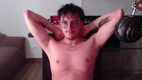 Teo independent model online show from January 6, 2026, 6:11 pm