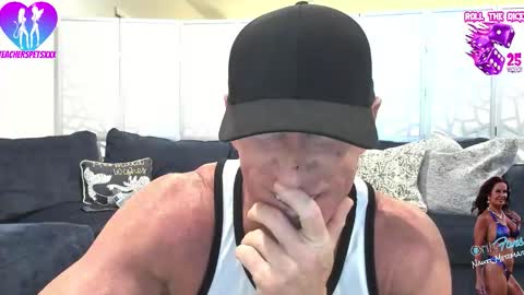 THE TEACHERS PETS online show from December 19, 2025, 1:12 am